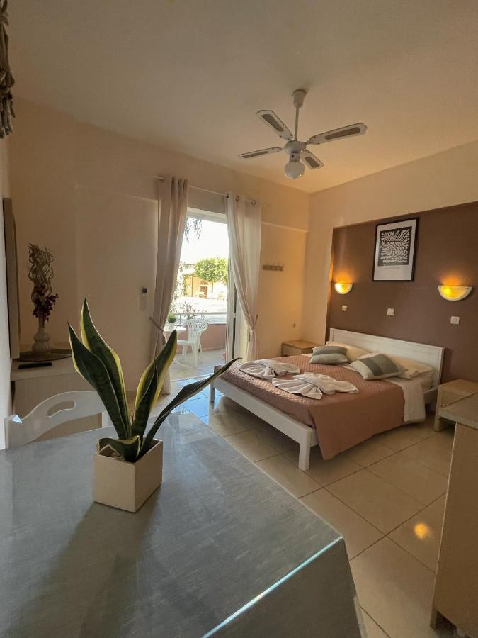 Andy'S Apartments Jeorjoúpoli Eksteriør bilde
